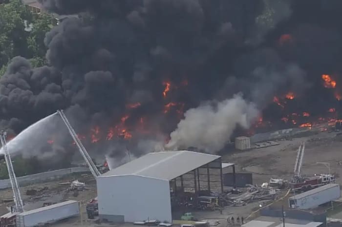 Warehouse fire reported in Houston’s East End; firefighters at the scene