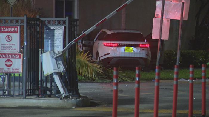 Miami Gardens Shooting Leaves Two Injured After Car Crashes Into Townhome