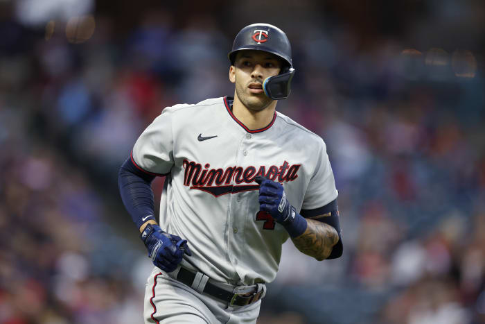 AP source: Machado, Padres agree to new $350M, 11-year deal