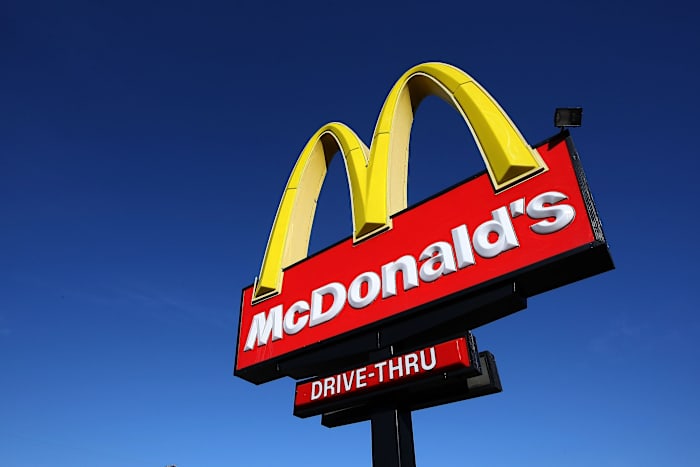 Woman sues McDonalds alleging ‘severe burns’ from spilled coffee Woman sues McDonalds alleging ‘severe burns’ from spilled coffee