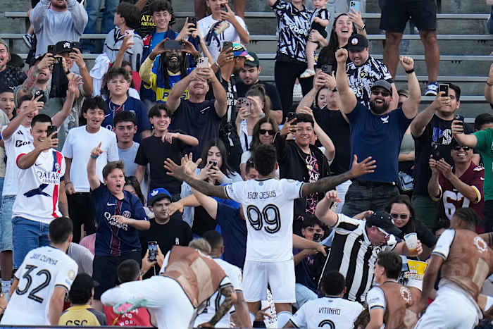 Botafogo Defeats PSG 1-0, Tops Club World Cup Group B