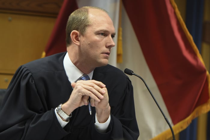 Challenger to the judge in Trump's 2020 Georgia election interference case is disqualified - Vimarsana News