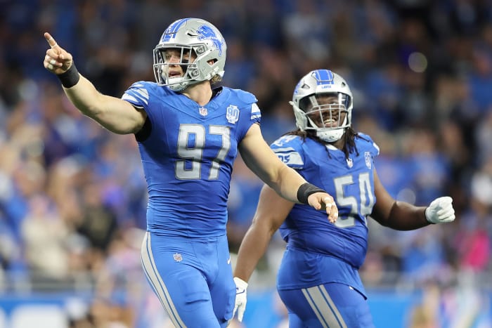 Detroit Lions rookies come to play football, catch the Red Wings bug