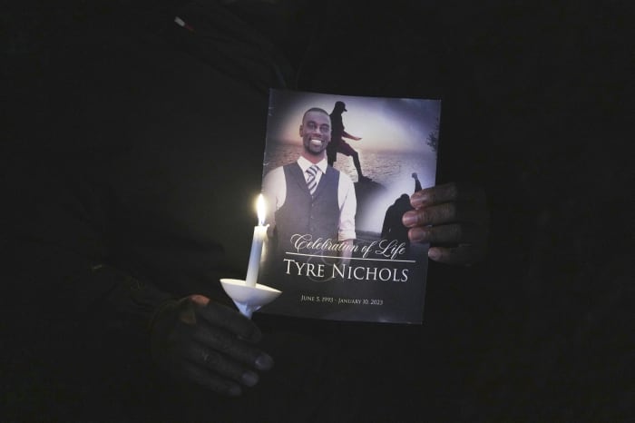 Defense lawyers in Tyre Nichols case want jury to hear evidence about items found in his car - Vimarsana News