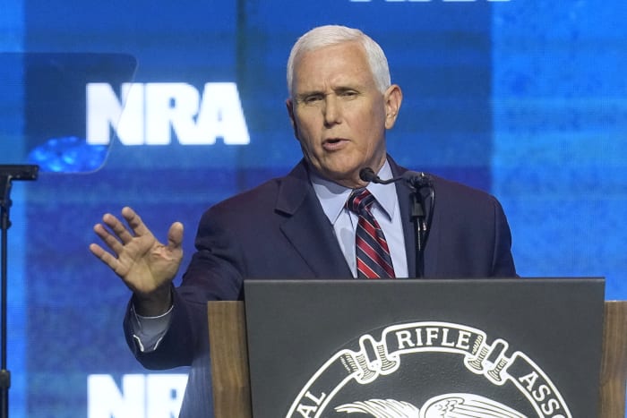 Pence: Candidates must run 'as Republicans' to win in 2024