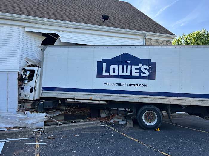Distracted driver crashes into Grand Rapids church after looking at tablet behind the wheel