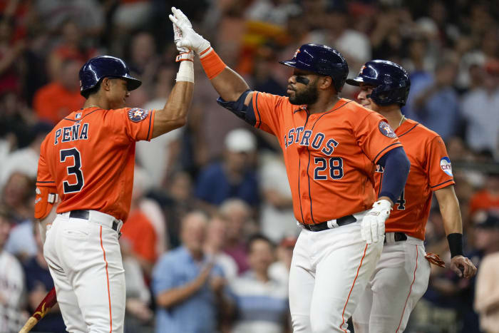 Abreu plays long ball as Astros rout Twins 9-1, take 2-1 ALDS lead 