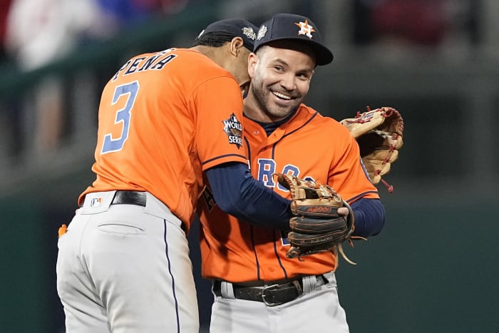 Astros burst ahead, beat Phillies 5-2, tie World Series 1-1