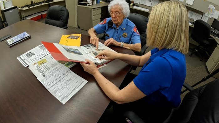 This Central Florida police department volunteer is still going at 100 - Vimarsana News