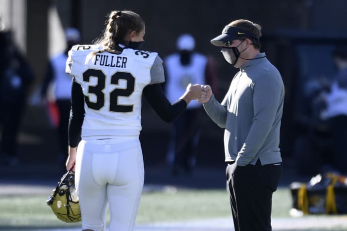 Sarah Fuller Currently Only Kicker On Vanderbilt S Roster