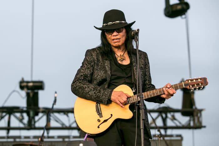 Detroit folk rock singer Rodriguez, rediscovered in ‘Sugarman’ doc, dies at 81