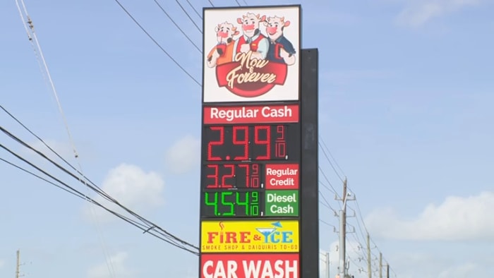 click2houston.com - Christian Hudspeth - 2 Houston gas stations offering $2.99 gas through Saturday