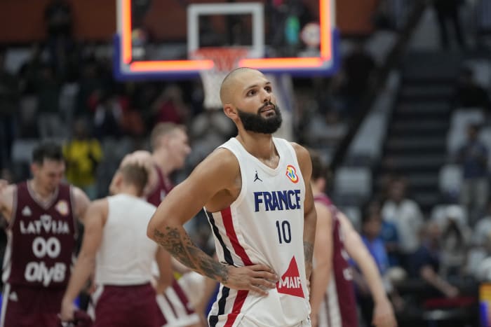 Evan Fournier sets Knicks single-season 3-point record, passing