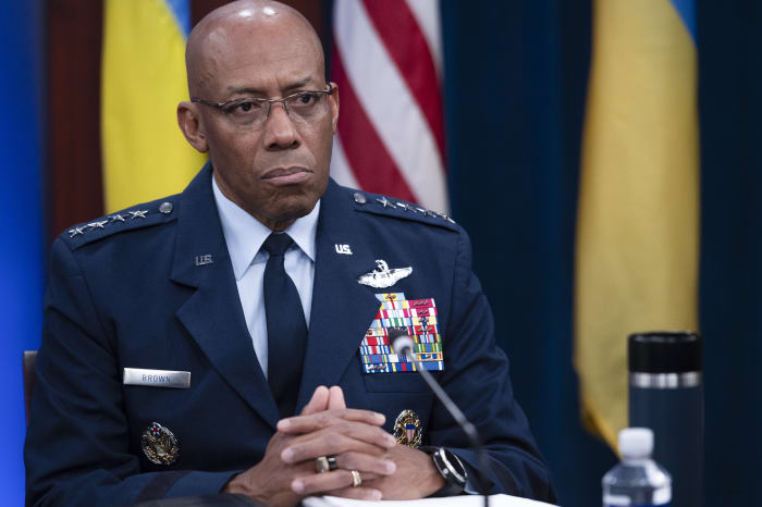 Top US military officer speaks with Chinese counterpart as US aims to warm relations with Beijing - Vimarsana News