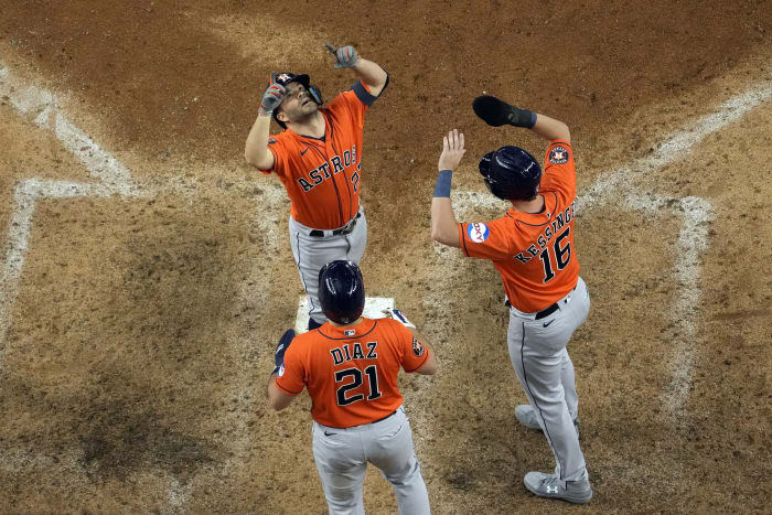 Watch: Jose Altuve hits walk-off homer vs. Yankees, sends Astros to World  Series 