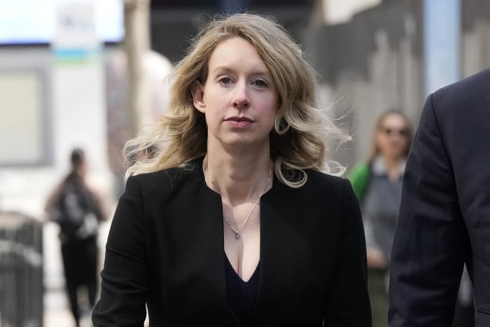 Judges hear Elizabeth Holmes' appeal of fraud conviction while she remains in Texas prison - Vimarsana News