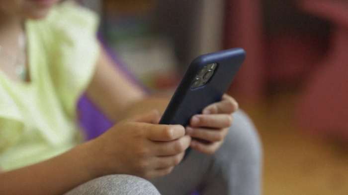 <a href="https://www.ksat.com/news/local/2026/06/16/fbi-warns-parents-about-social-app-dangers-after-teen-luring-cases-in-san-antonio/" target="_blank">FBI warns parents about social media dangers after teens lured into robberies in SA</a>