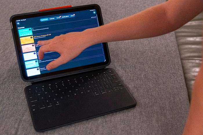 America’s schools face a backlash on digital devices as screens saturate classrooms