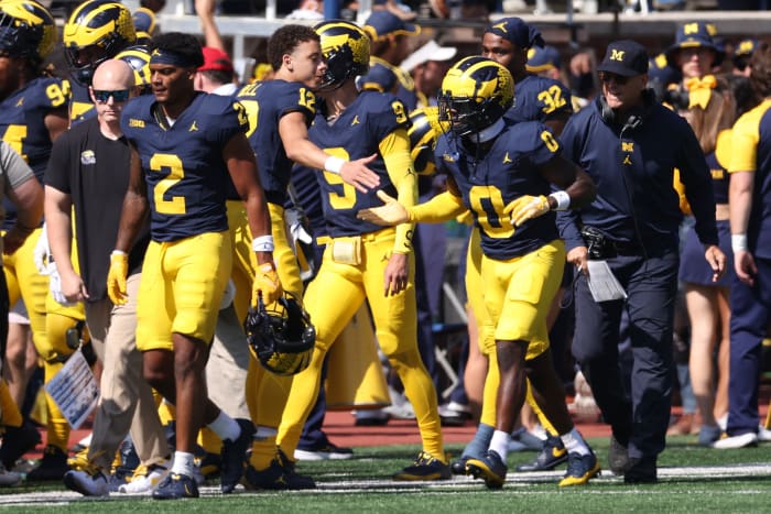 Timely plays by Michigan football secure homecoming victory in Harbaugh’s return