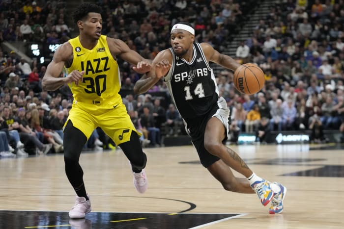 Final Score: Cavs beat Spurs 125-101 behind Darius Garland's 37