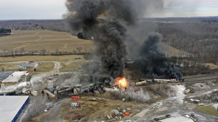 EPA orders 'pause' of derailment contaminated waste removal