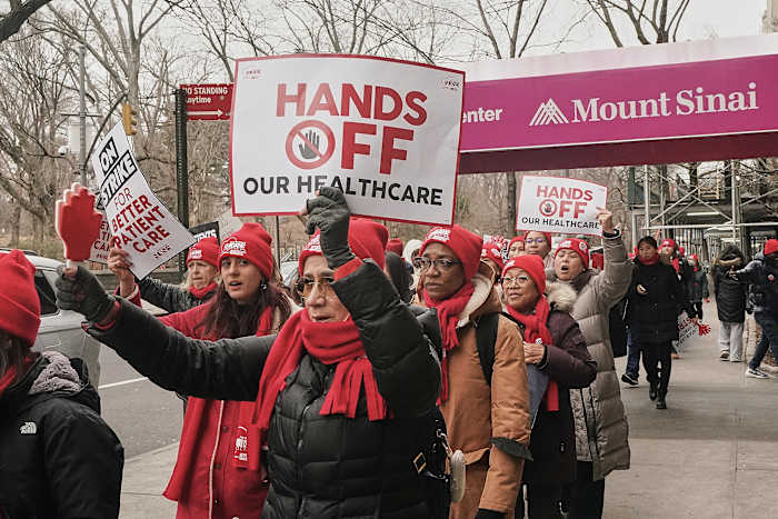 Nurses restart contract talks with another major hospital system on 5th day of strike