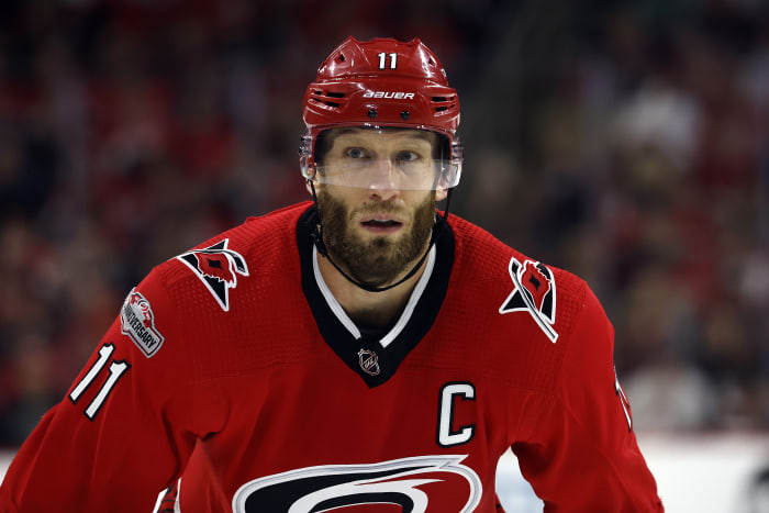 Staal scores late in OT as Hurricanes beat Predators 3-2