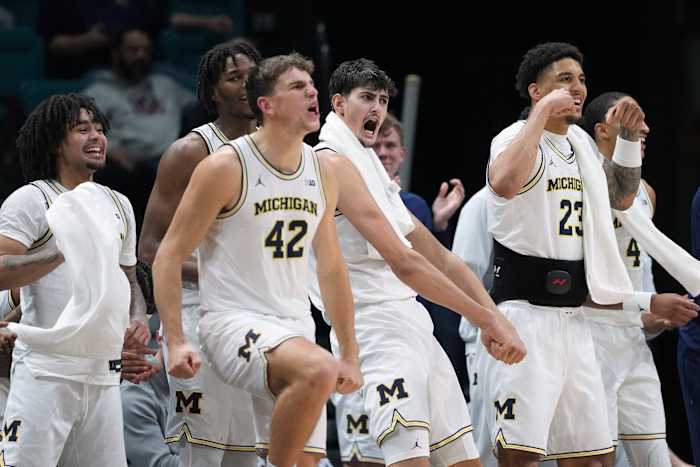 Michigan up to No. 3 in AP Top 25 men's basketball poll, Michigan State and Iowa State into top 10