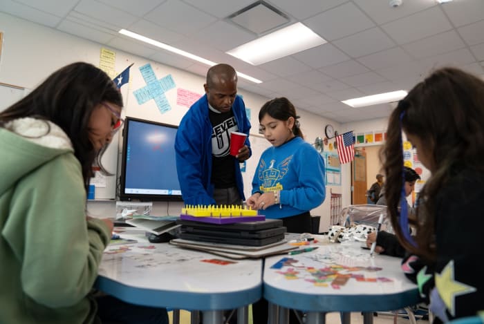 Texas children are still struggling with math after the pandemic. Some schools are trying a new approach.