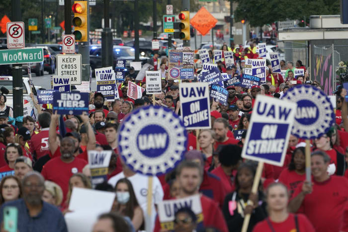 UAW latest: Biden, Trump expected in Michigan this week as US auto strike expands - Vimarsana News