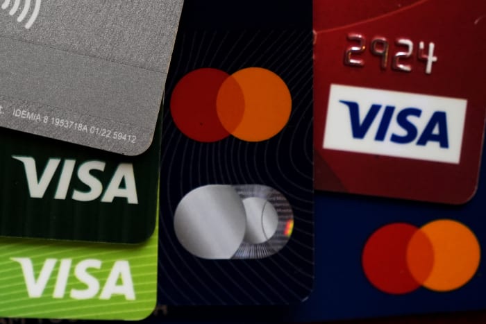 How the Fed rate cut can help you get out of credit card debt thumbnail