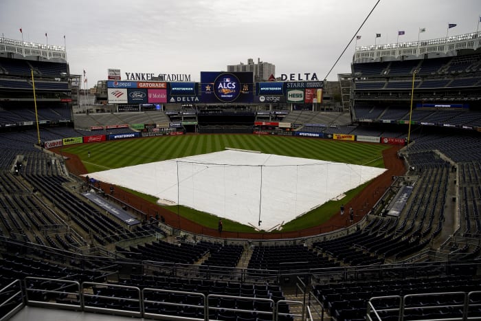 Yankees playoff race boosts Bronx NY merchants hit hard by COVID