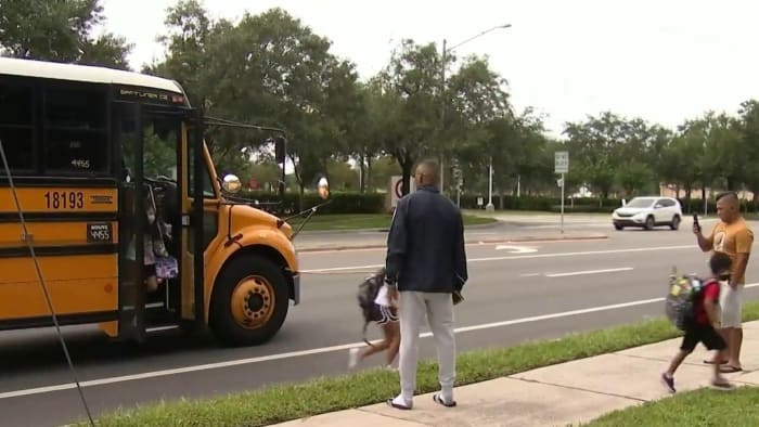 Orange County school district emphasizes student safety during daylight saving time