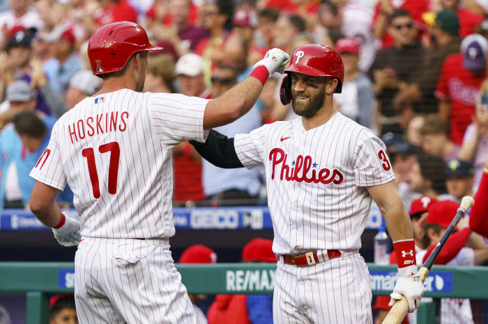 Hoskins, streaking Phillies rout Nationals 11-5