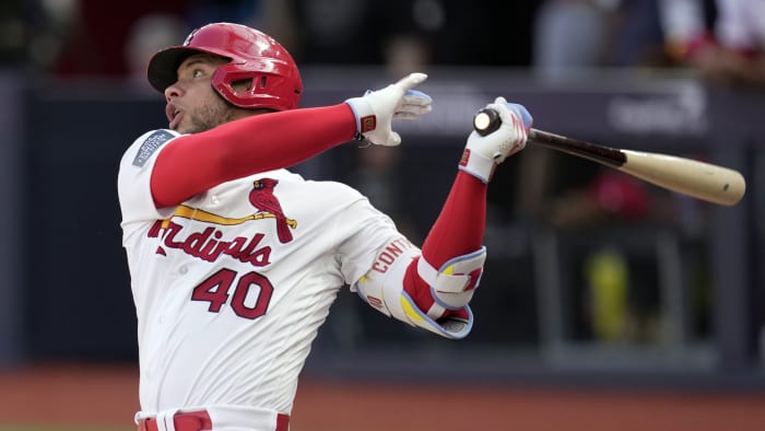 Wainwright pulled in the 4th as Cubs rout Cardinals in London