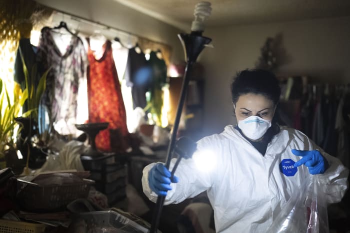 Los Angeles County has thousands of ‘unclaimed dead.’ These investigators retrace their lives