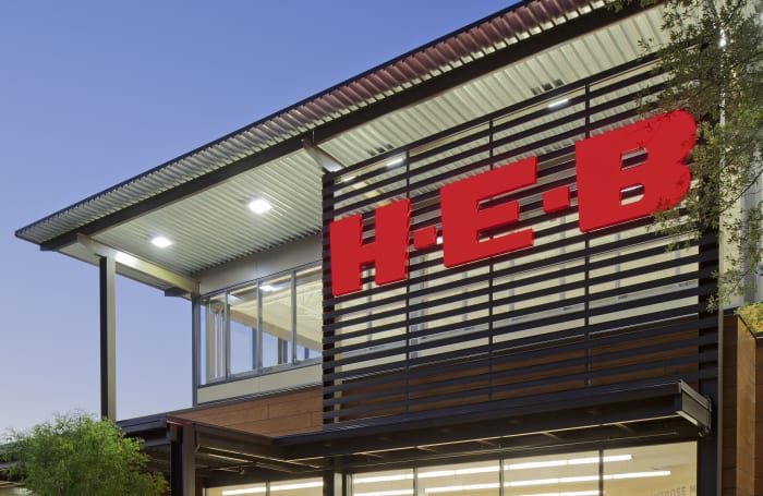 <a href="https://www.ksat.com/news/local/2026/05/20/h-e-b-eyes-its-east-side-facility-for-expansion-project-worth-700-million/" target="_blank">H-E-B eyes its East Side facility for expansion project worth $700 million</a>