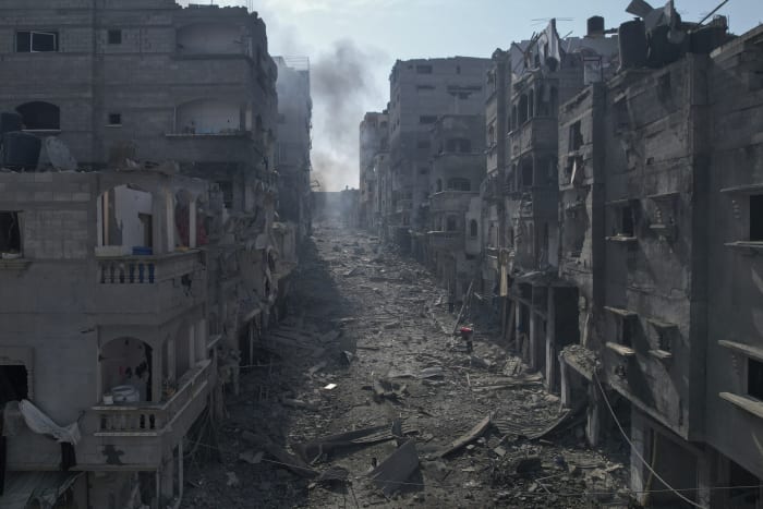 Lack of water worsens misery in besieged Gaza as Israeli airstrikes continue