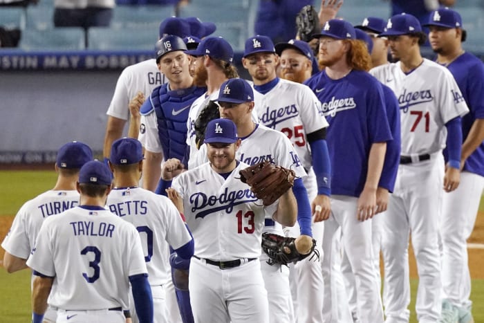 Dodgers recover, beat Giants 9-6 on Betts' 3-run HR in 8th