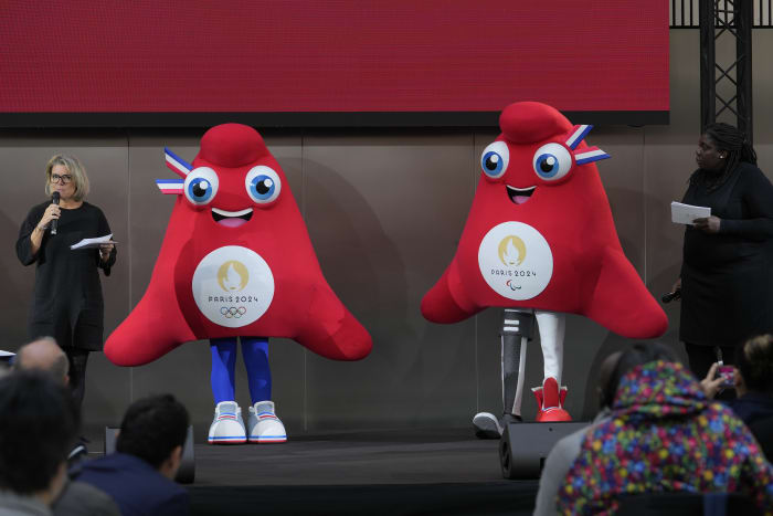 Les organisateurs de Paris dévoilent les mascottes des Jeux olympiques et paralympiques