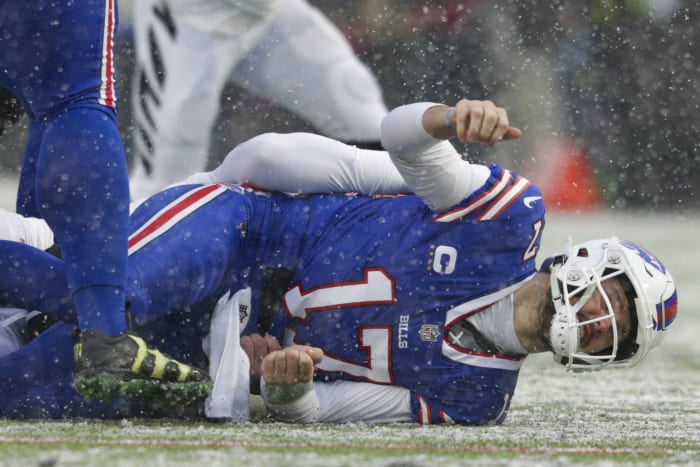 Bills facing injury adversity heading into showdown with Dolphins