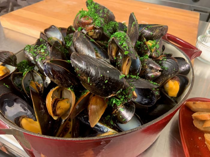 Julia Child’s Moules À La Marinière