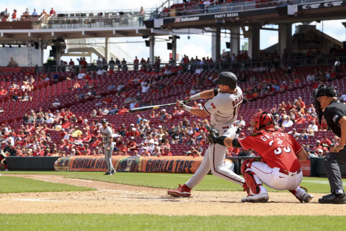 How Phillies slugger Rhys Hoskins' batting stance evolved from last season  through a quarantine