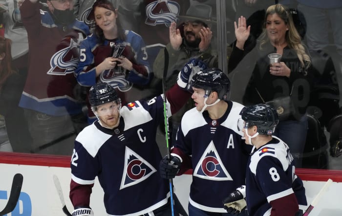 Avs edge Golden Knights in delayed Lake Tahoe game