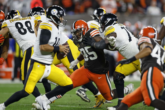 Cleveland Browns' Myles Garrett cited for speeding