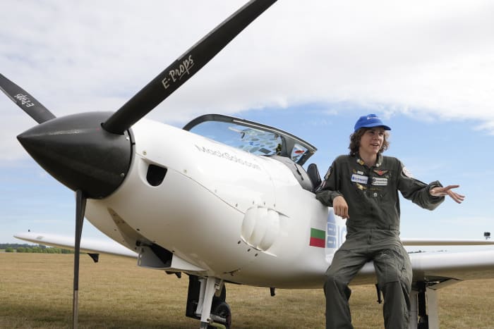 Dospievajúci pilot na ceste k dosiahnutiu svetového rekordu v lietaní jednotlivcov
