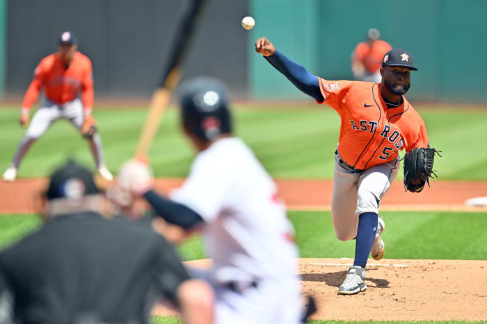 Astros insider: How Yuli Gurriel's swing was sparked by his older