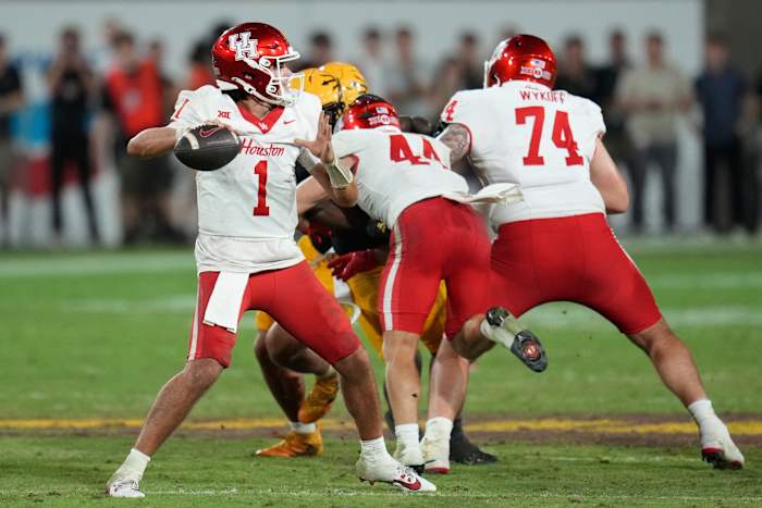 Image linked from the original feed: Houston Cougars QB Conner Weigman named to Maxwell Award Preseason Watch List