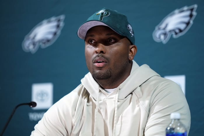 Eagles looking to spark suddenly slumping offense facing leaky