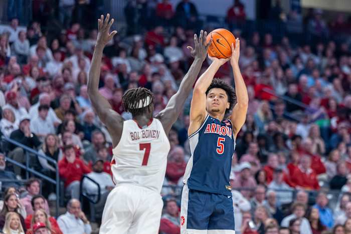Arizona, Michigan stay 1-2 in AP Top 25 men's poll; No. 15 Nebraska hits highest mark since 1991
